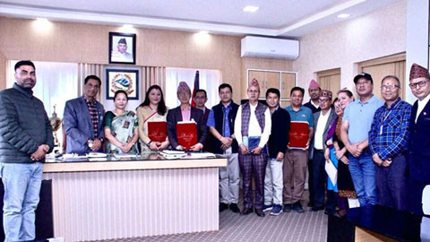 चन्द्रागिरिद्वारा कीर्तिपुर, धुनिबेँसी र दक्षिणकालीलाई आर्थिक सहयोग